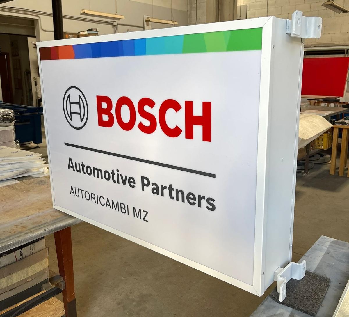 Cassonetto bifacciale Bosch Automotive Partners Latina