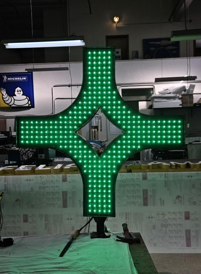 Croce farmacia LED verde Latina