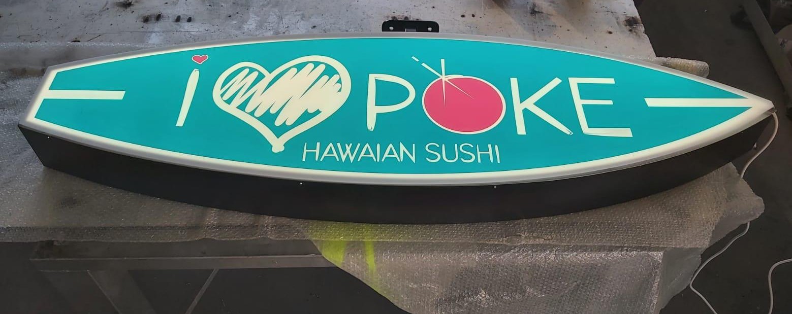 Insegna I Love Poke Hawaian Sushi forma surf Latina